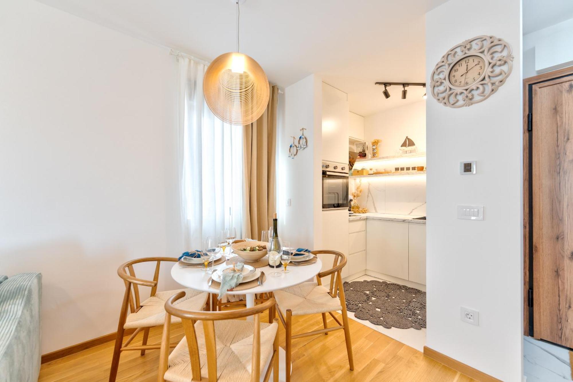 Apartment Petros *